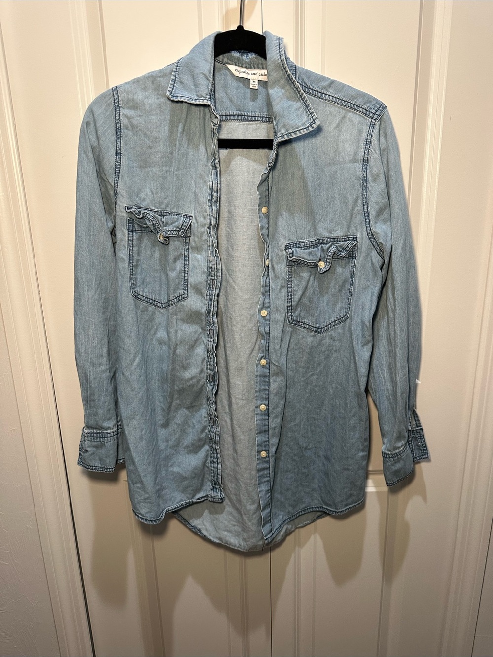 cupcakes & cashmere Light Blue Denim Shirt size M
